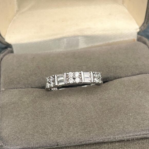Vintage Cubic Zirconia Band 925 Cocktail Ring in Sterling Silver Size 8 1/2 - Picture 1 of 10